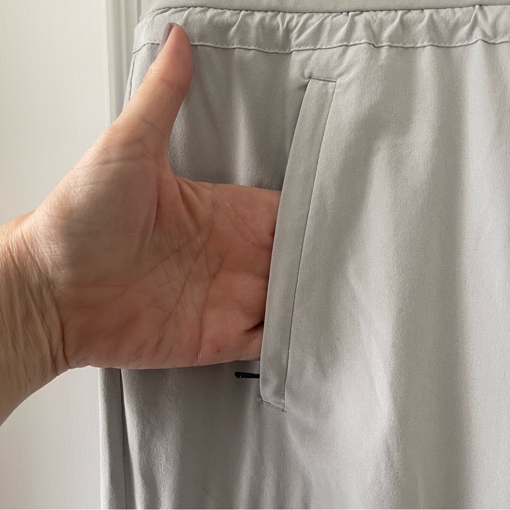 Athleta Sutton Jogger Cargo Pants Silver Gray Travel Minimalist Size 0 - Picture 5 of 10